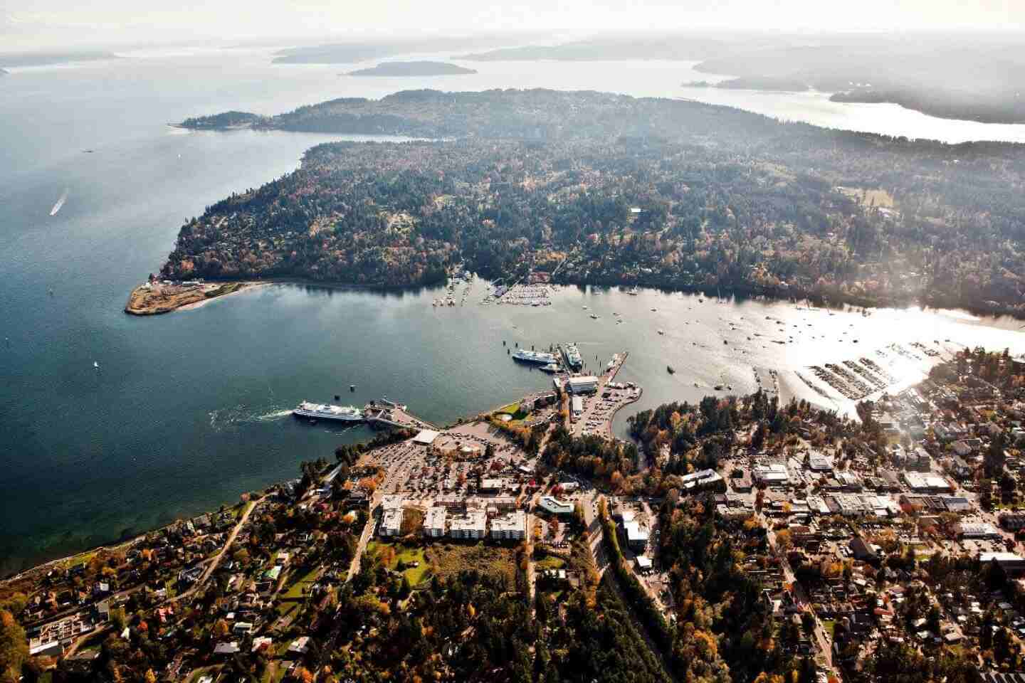 Scenic view of Bainbridge Island captures the essence of natural beauty